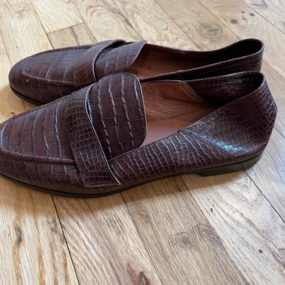 Jeffery Campbell brown croc loafer